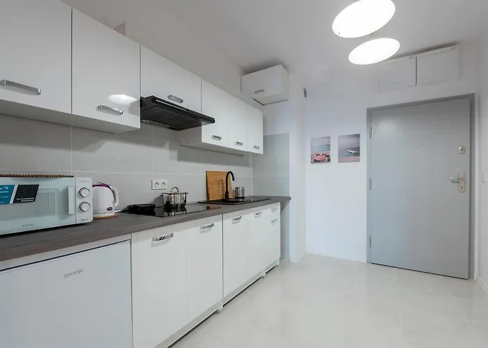 Luxury In -3- Bright & Secure Free Parking *