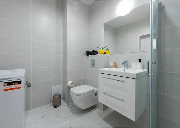 Luxury In -3- Bright & Secure Free Parking *